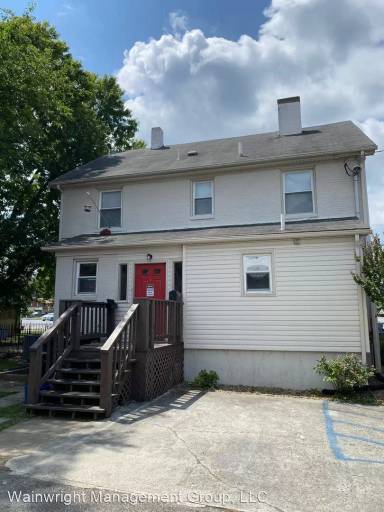 Main picture of 302 E Washington Ave