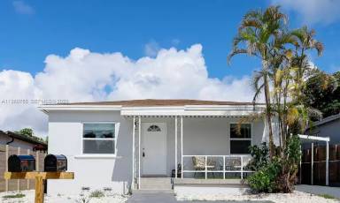 Main picture of 2761 SW 33rd Ave