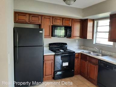 Main picture of 701 S Elm St