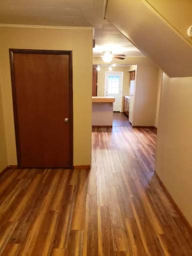 Main picture of 34 W Craig St