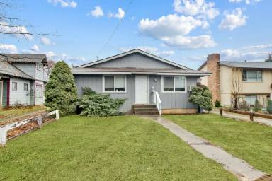 Main picture of 6028 N Lacey St