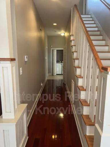 Main picture of 229 Deaderick Ave