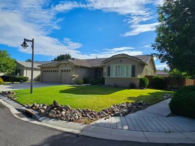 Main picture of 100 Canterbury Ct