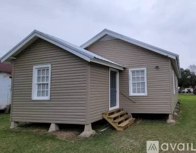 Main picture of 114 Eisenhower St