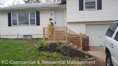 Main picture of 9202 E 69th St