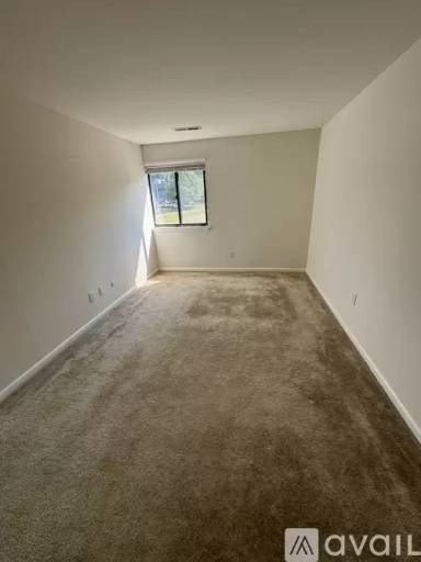 Main picture of 3980 Commerce Ave