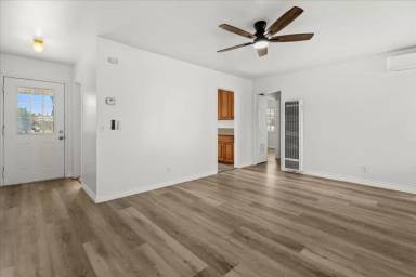 Main picture of 5392 Berkeley St