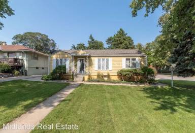 Main picture of 8300 Park Dr