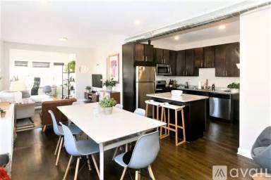 Main picture of 5304 N Ashland Ave
