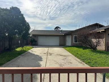 Main picture of 1033 S Windsor Ave