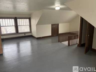 Main picture of 1003 SW Munson Ave