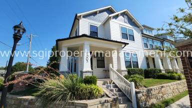 Main picture of 1005 Thomas Pl