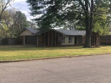 Main picture of 2510 Confederate Ave