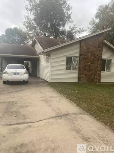 Main picture of 1101 W 17th St