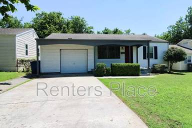 Main picture of 7212 E 4th Pl