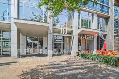 Main picture of 500 West Trade