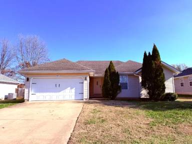 Main picture of 1630 S Burks Ave