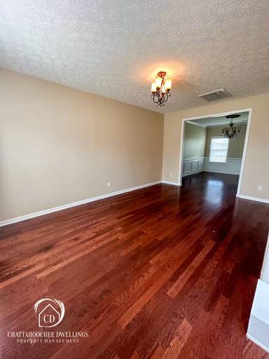 Main picture of 16 Oakwood Dr