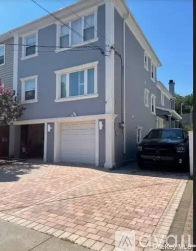 Main picture of 1534 208th St