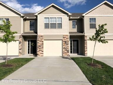 Main picture of 1405 NE Mary Ct