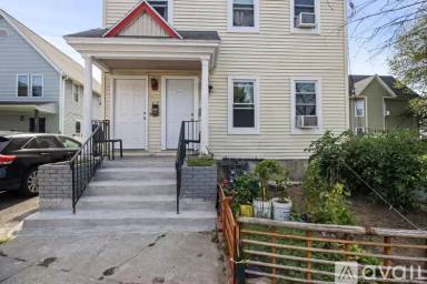 Main picture of 597 Newfield Ave