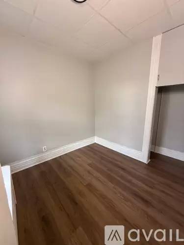Main picture of 265 W Main St
