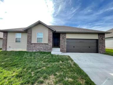 Main picture of 1365 S Marseilles Ave