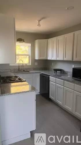 Main picture of 2523 S Vernon Ave