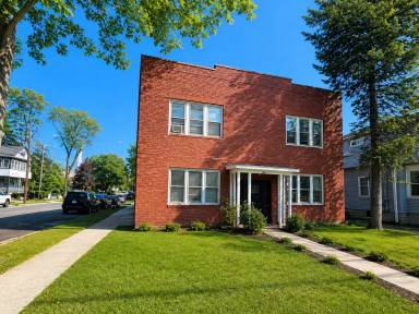 Main picture of 2187 Allen St