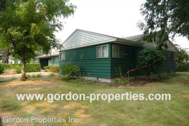 Main picture of 16035 SE Main St