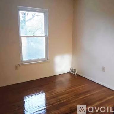 Main picture of 1011 Burton Ave