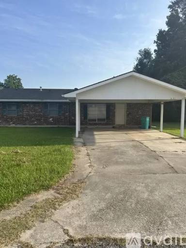 Main picture of 621 Natchez Blvd