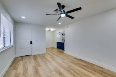 Main picture of 5701 Smoke Ranch Rd