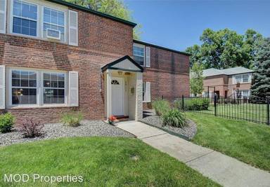 Main picture of 2811 Jasmine St