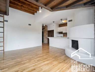 Main picture of 558 W Wellington Ave