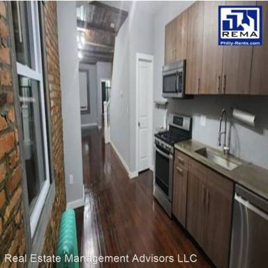 Main picture of 2015 E Monmouth St