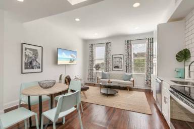 Main picture of 1758 Park Ave