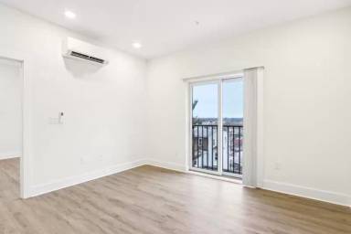 Main picture of 6155 Ridge Ave