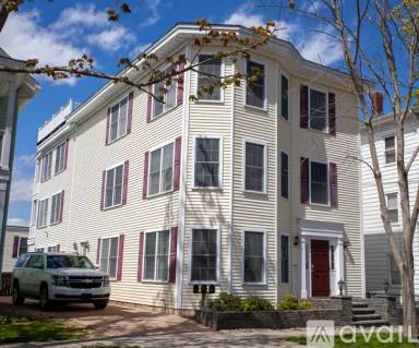 Main picture of 43 Oliver St