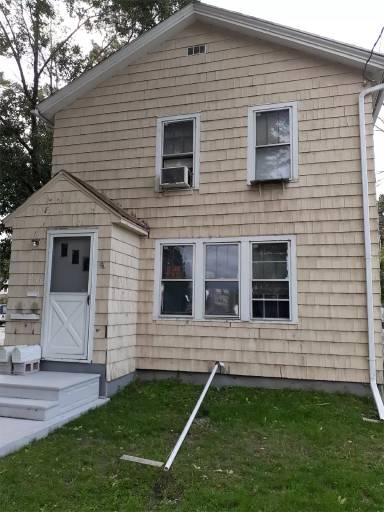 Main picture of 219 W Winneconne Ave