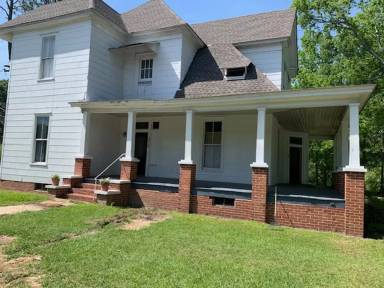 Main picture of 272 Sa Graham Blvd