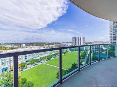 Main picture of Four Midtown