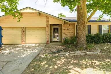 Main picture of 309 Meadow Lake Dr
