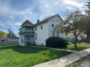 Main picture of 304 W Crawford St