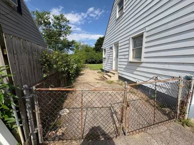 Main picture of 925 S Ashburton Rd