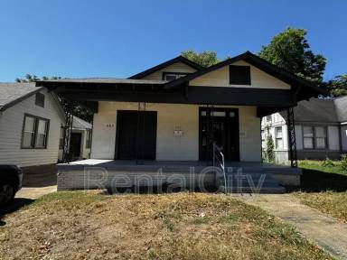 Main picture of 661 E Mallory Ave