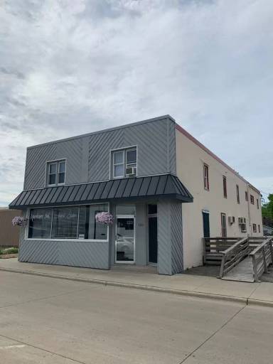 Main picture of 123 Main Ave E