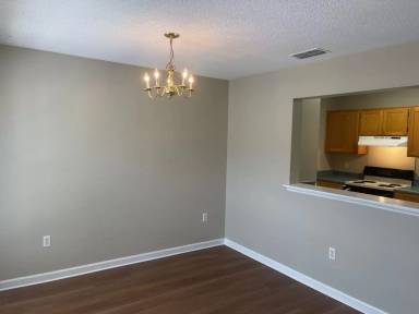 Main picture of 22 Dubois St
