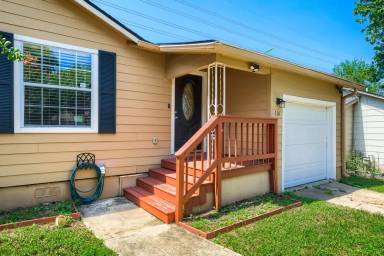 Main picture of 114 Conway Dr