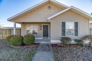 Main picture of 4427 W Pecan St